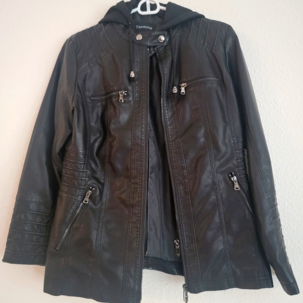 NWT tanming black hoodie faux leather jacket M